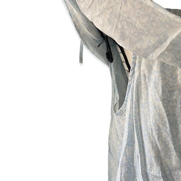 TWO BY VINCE CAMUTO Size L Light Blue Print Off the shoulder top - Picture 4 of 6